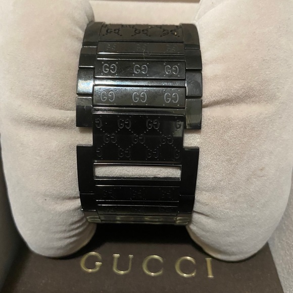 Ladies Blk Twirl Gucci Watch - Picture 6 of 8